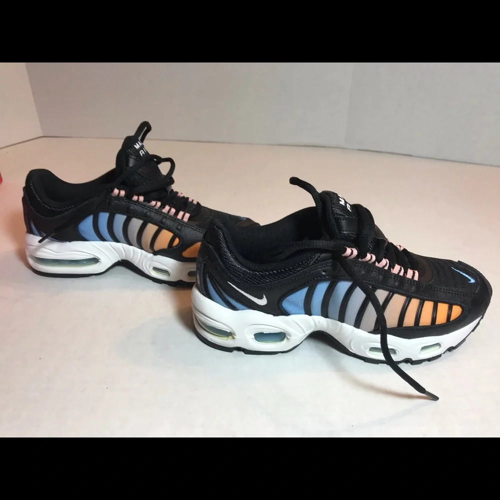 Nike Air Max Tailwind IV Womens’ 6/Bg kids 4 equivalent BNIB PRICE FIRM! - Picture 2 of 13